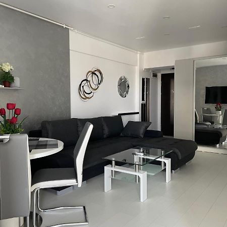 Luxury Westpark 2-Room Apartment Lakeview W5 ブカレスト エクステリア 写真