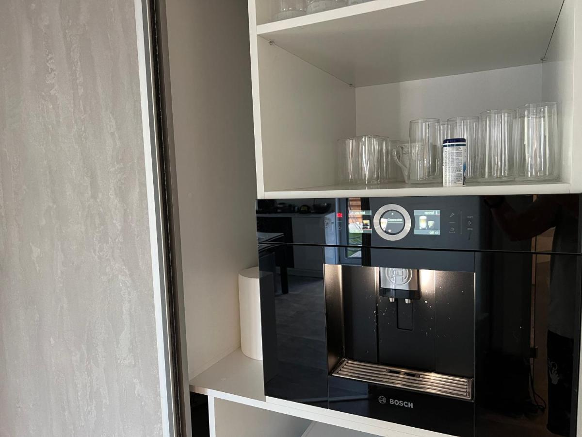 Luxury Westpark 2-Room Apartment Lakeview W5 ブカレスト エクステリア 写真