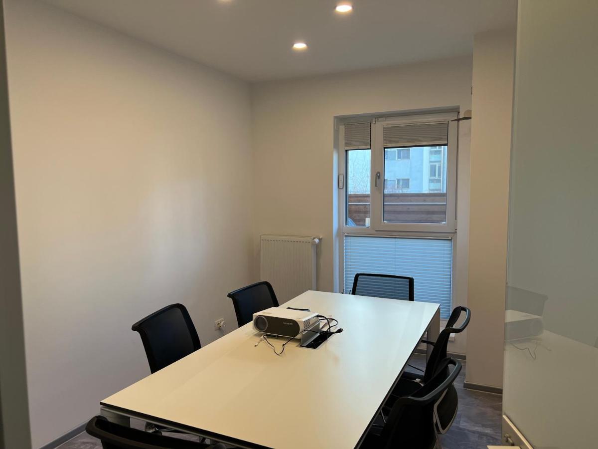 Luxury Westpark 2-Room Apartment Lakeview W5 ブカレスト エクステリア 写真