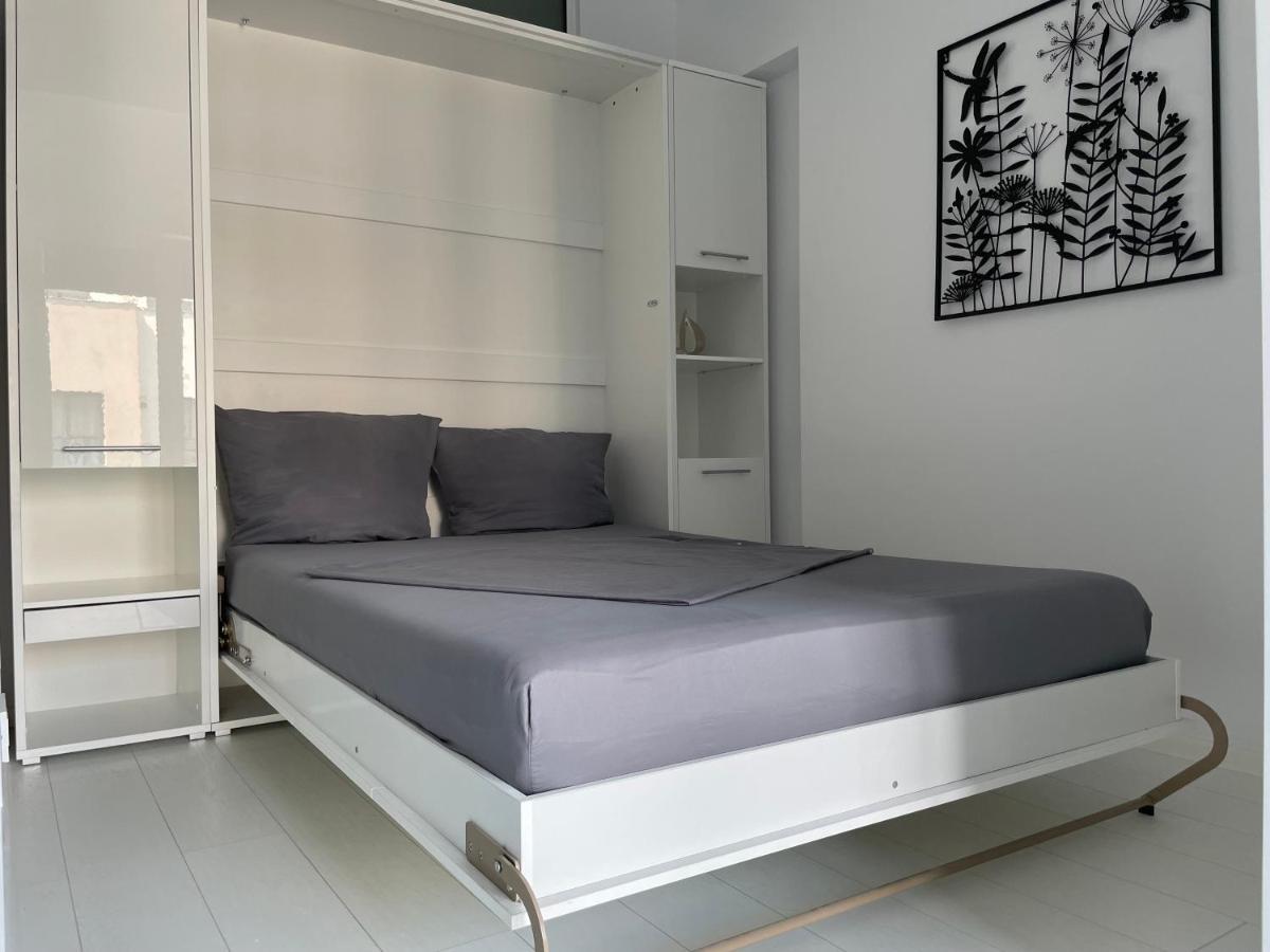 Luxury Westpark 2-Room Apartment Lakeview W5 ブカレスト エクステリア 写真