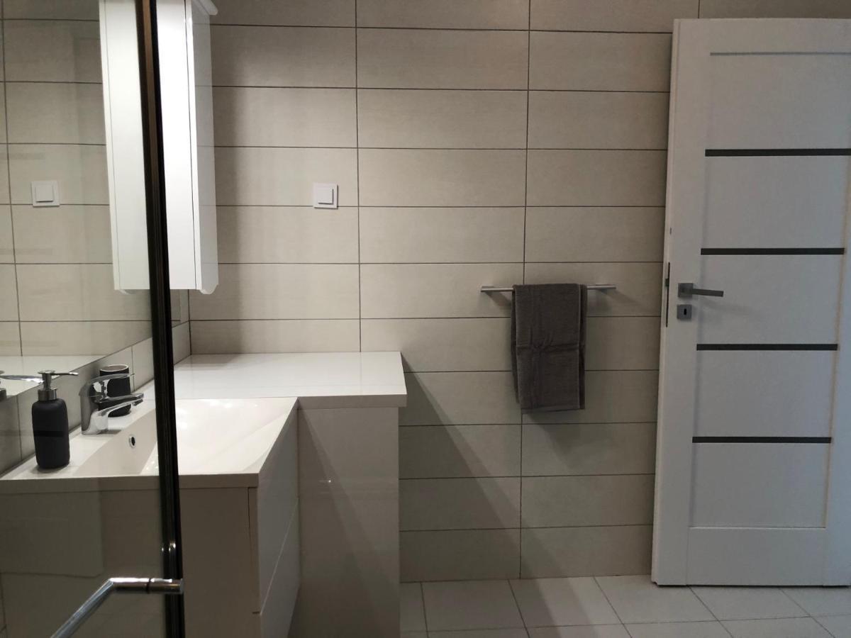 Luxury Westpark 2-Room Apartment Lakeview W5 ブカレスト エクステリア 写真