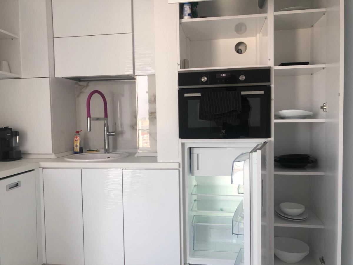 Luxury Westpark 2-Room Apartment Lakeview W5 ブカレスト エクステリア 写真